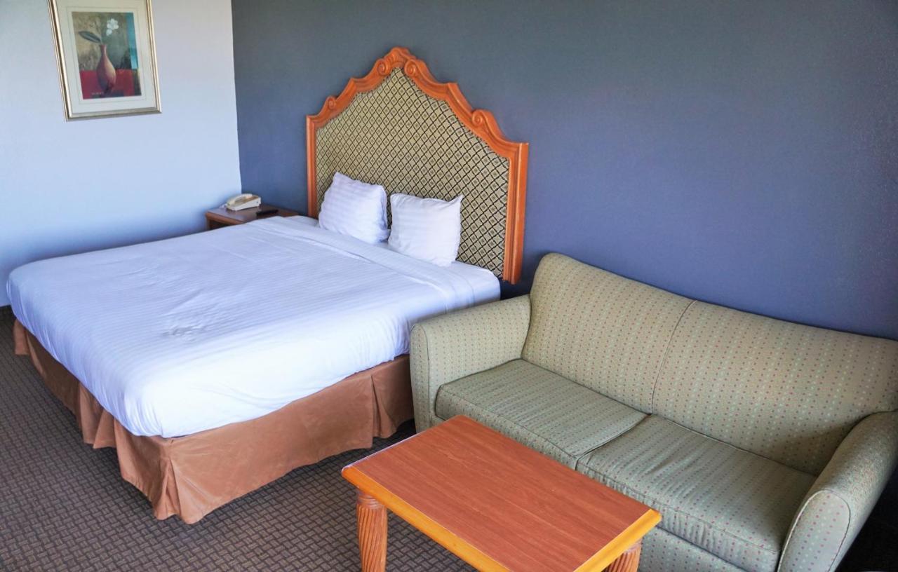Hotel Elev8 Conroe Bagian luar foto