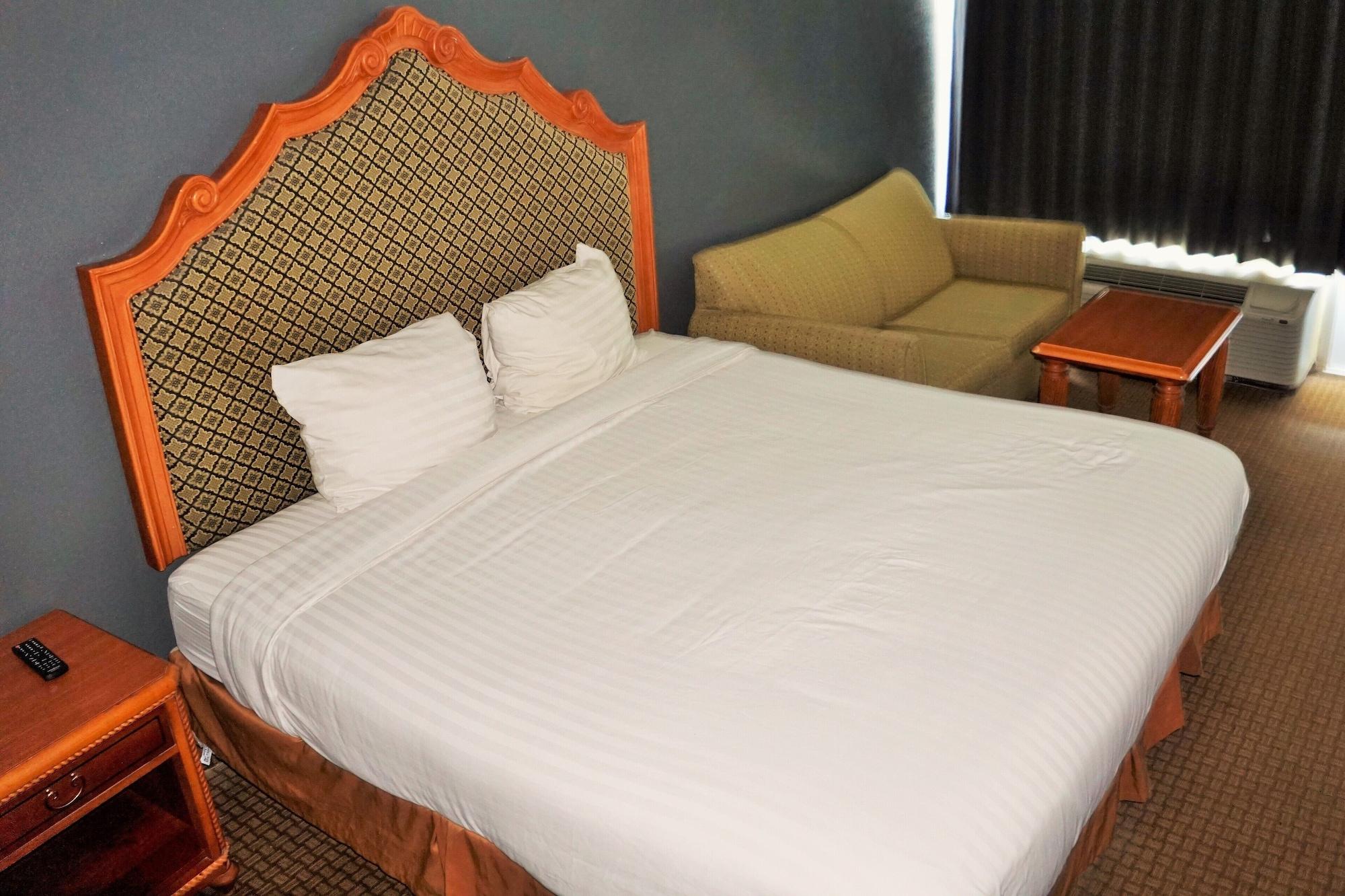 Hotel Elev8 Conroe Bagian luar foto