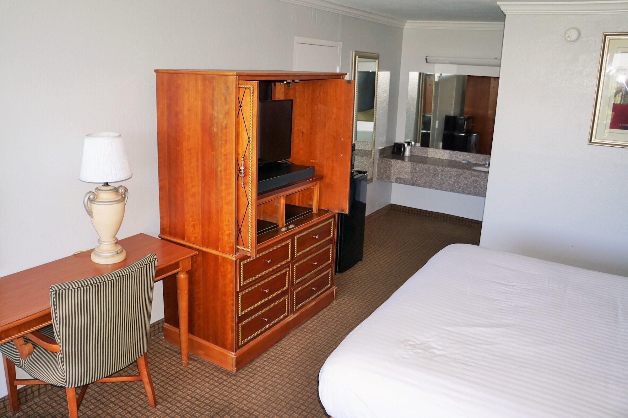 Hotel Elev8 Conroe Bagian luar foto