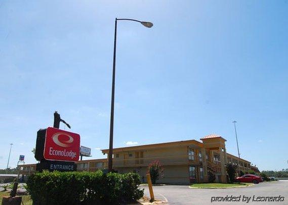 Hotel Elev8 Conroe Bagian luar foto