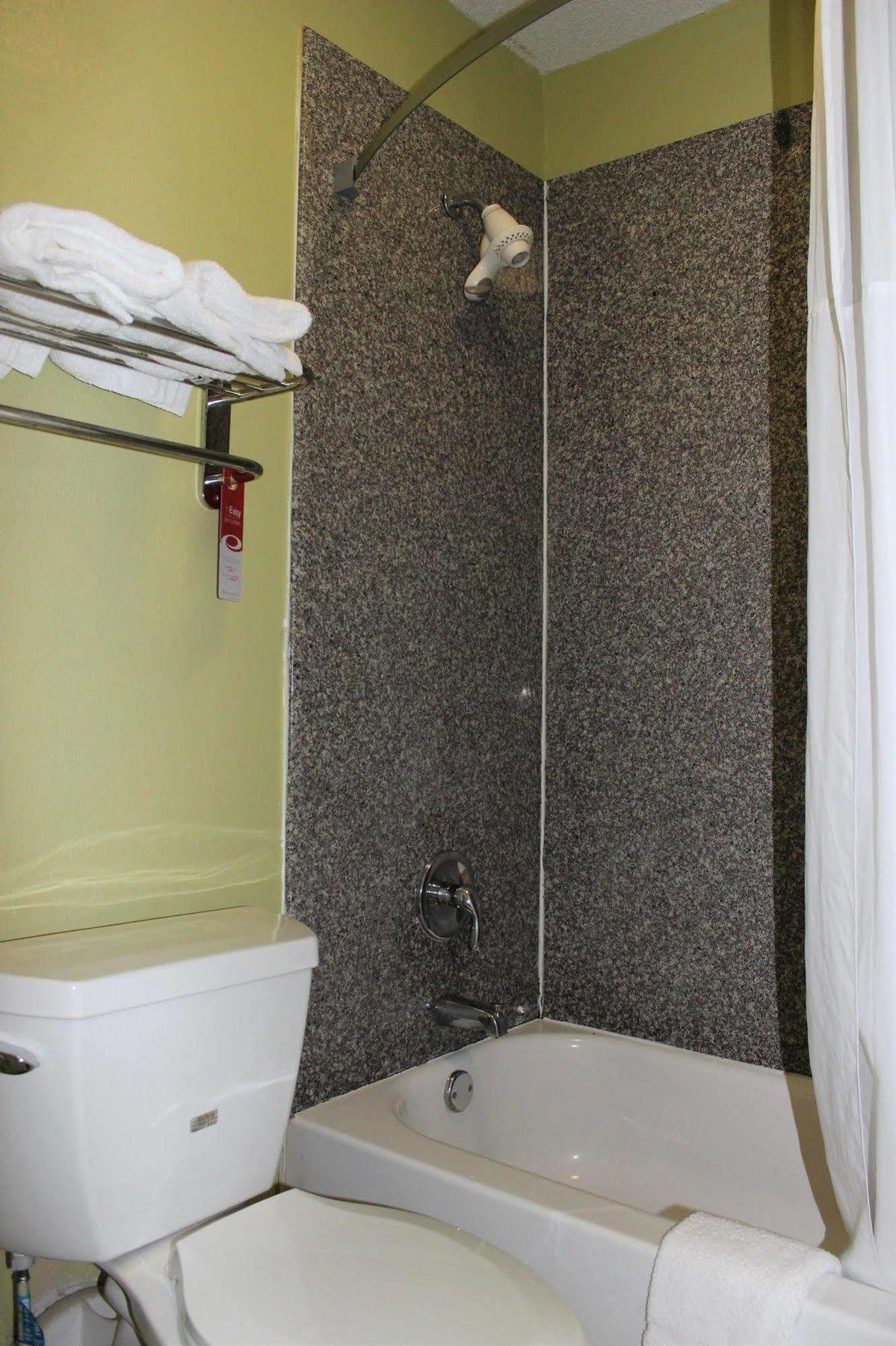 Hotel Elev8 Conroe Bagian luar foto