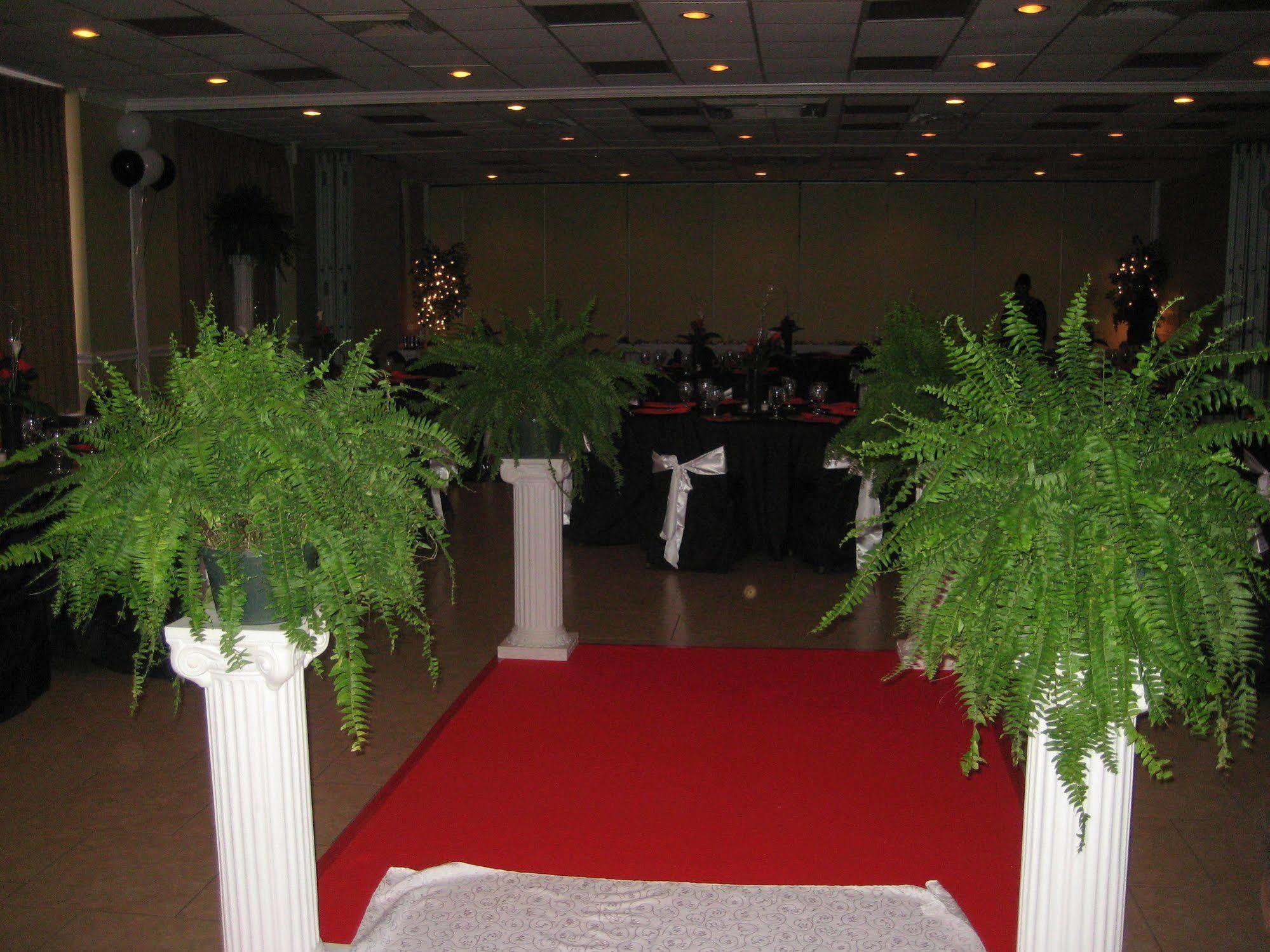 Hotel Elev8 Conroe Bagian luar foto